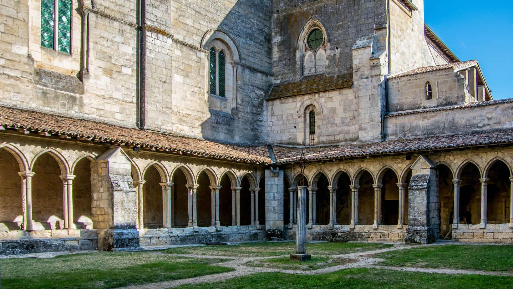 L'eglise de Saint-Emilion et son Cloitre
