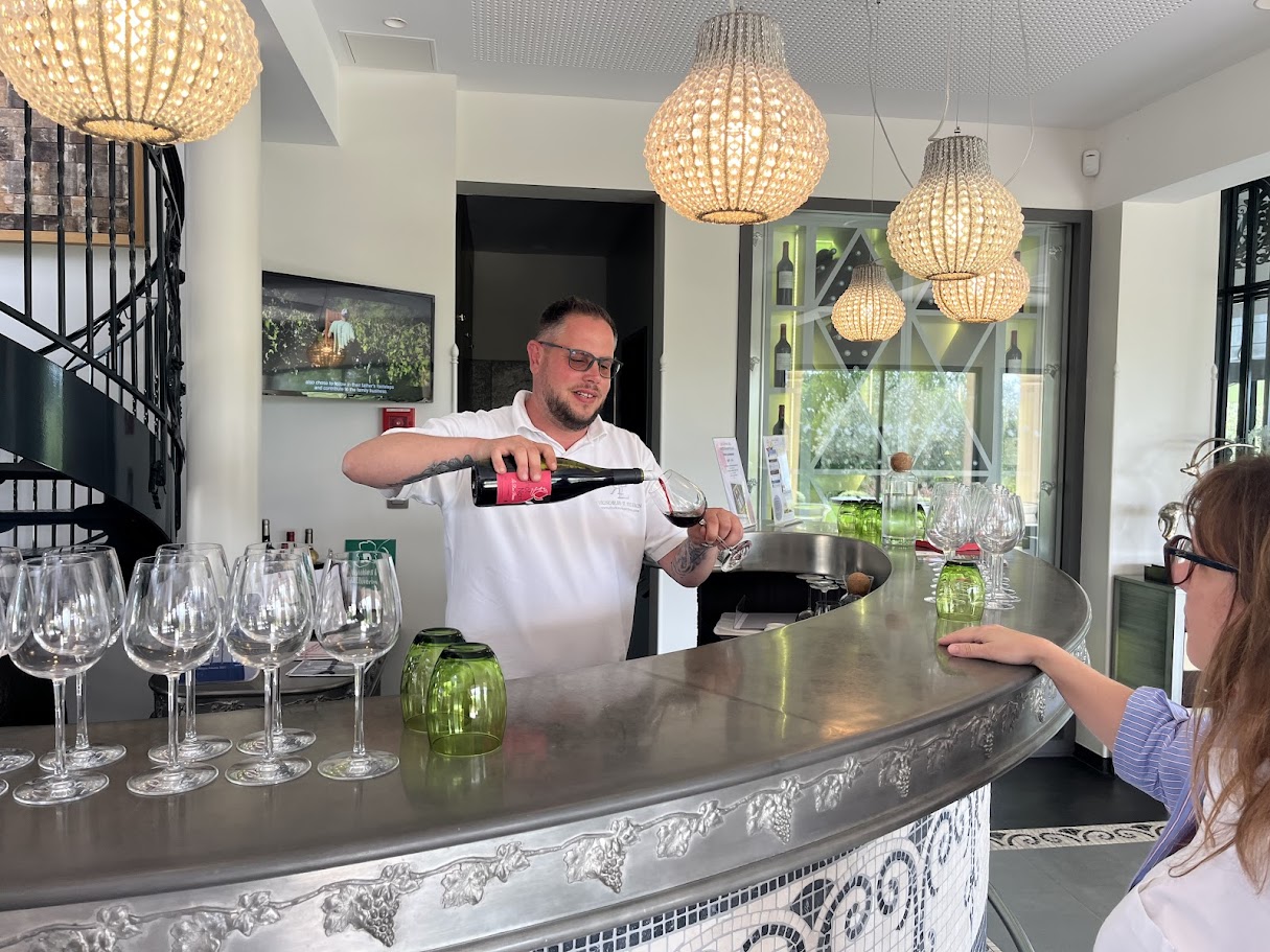 S&eacute;ance de d&eacute;gustation des vins du Ch&acirc;teau La Rose Perri&egrave;re 