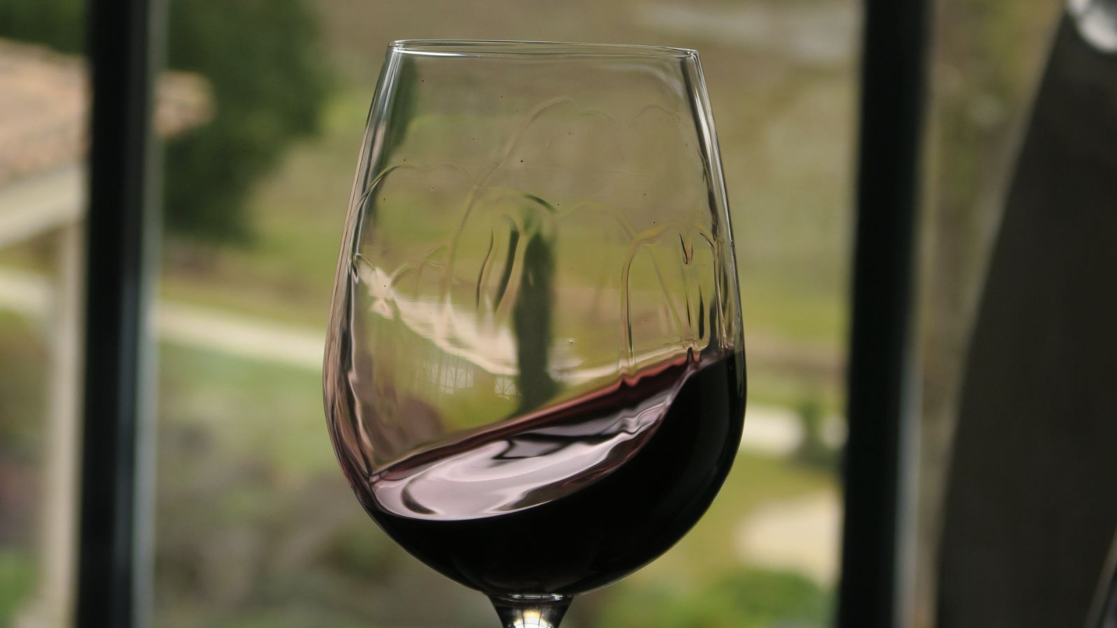 Larmes dans un verre de rouge Château La Rose Perrière