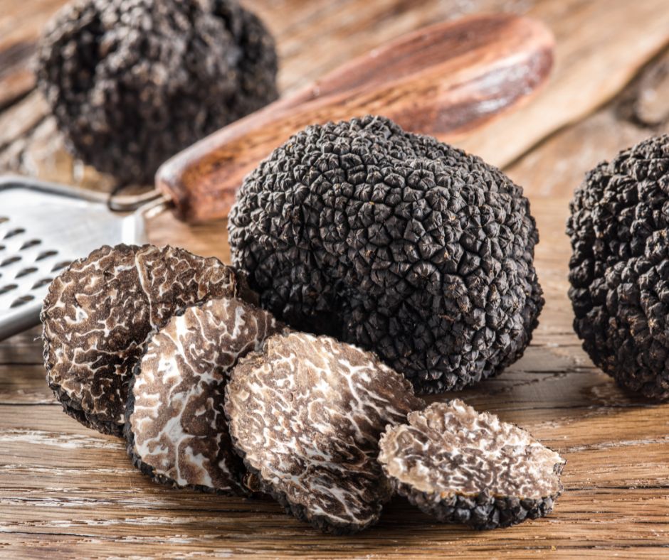 truffes entières et découpée en lamelles