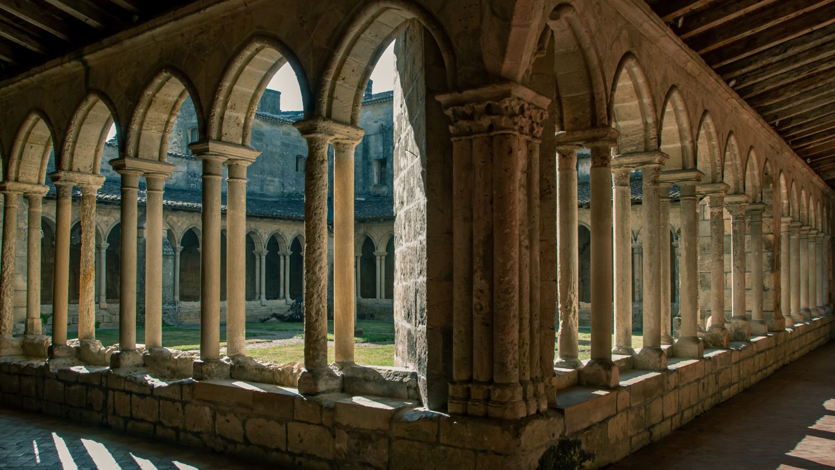 L'eglise de Saint-Emilion et son Cloitre